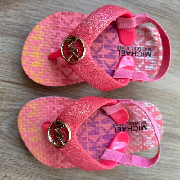 Michael Kors Baby Girl Flip Flop Thong Sandal Pink Orange Gold Size 5 NWT - Picture 3 of 8